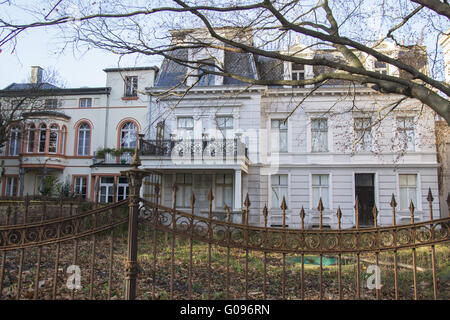 Häuserzeile im Süden von Bonn, Deutschland Stockfoto