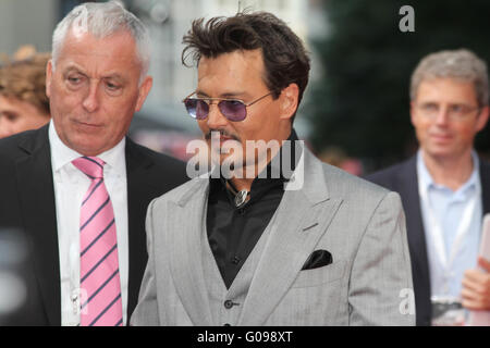 Johnny Depp besucht deutsche Lone Ranger-premiere Stockfoto