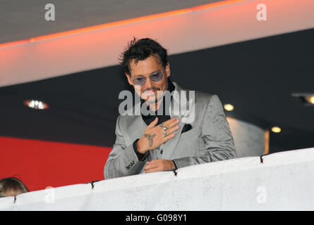 Johnny Depp besucht deutsche Lone Ranger-premiere Stockfoto