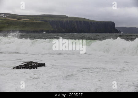 Brandung des Atlantischen Ozean an der Küste von I Stockfoto