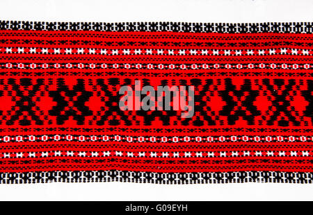 Ukrainischen traditionellen roten und schwarzen Ornament-Stickerei Stockfoto