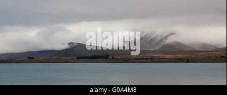 Wolken über Mt Dobson. Sommerszene in Neuseeland. Stockfoto