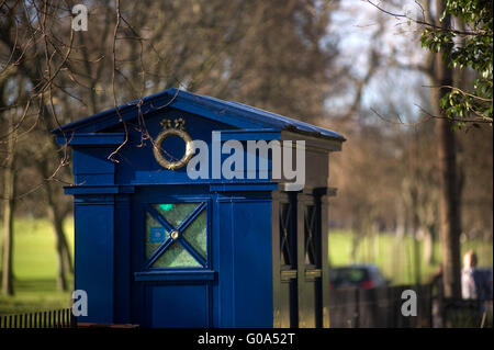 Alten blauen Polizei-Box, The Meadows, Edinburgh Stockfoto