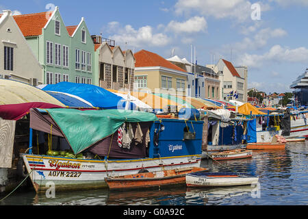 Rückseite des schwimmenden Markt Curacao Niederländische Antillen Stockfoto