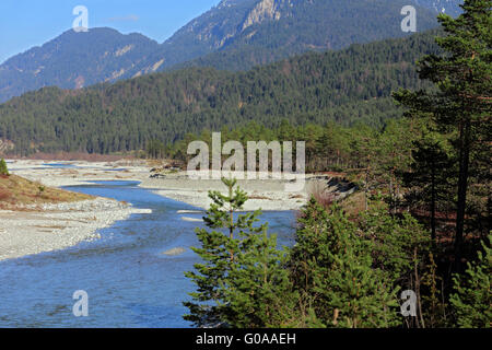 Wilde Flusslandschaft der Tiroler Lech, Österreich Stockfoto