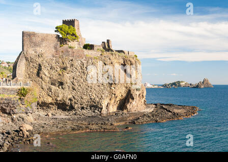 Die normannische Burg von Acicastello Stockfoto