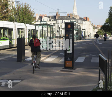 Breite Straße in Nantes Fahrrad Stockfoto