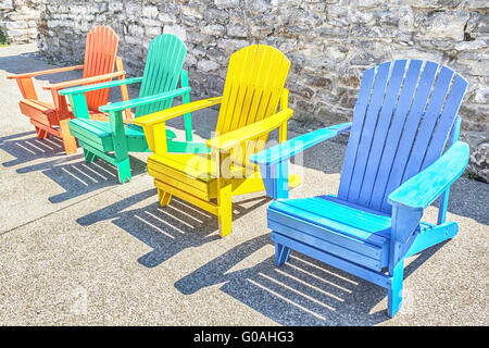 Bunte Adirondack Stühle Stockfoto