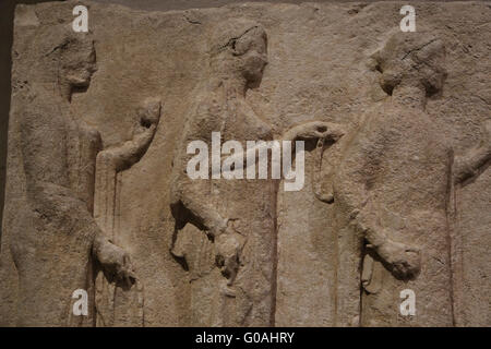 Drei Grazien. Griechische Relief. Durchgang von der Theores, Thasos, c.470 BC. Louvre-Museum. Paris. Frankreich. Stockfoto