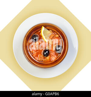 Schüssel mit russischen Sammelsurium Suppe in Keramiktopf. Stockfoto