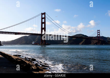 Unterquerung der Golden Gate Bridge SF zu versenden Stockfoto