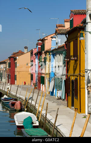 Wasserweg in Burano. Italien Stockfoto