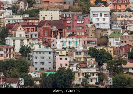 Dicht gepackten Häuser auf den Hügeln von Antananarivo Stockfoto