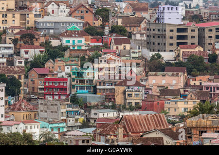 Dicht gepackten Häuser auf den Hügeln von Antananarivo Stockfoto