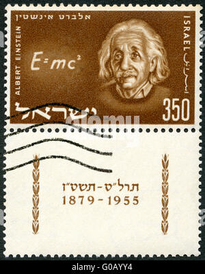 ISRAEL - 1956: zeigt Albert Einstein (1879-1955) und Gleichung der seine Relativitätstheorie Stockfoto