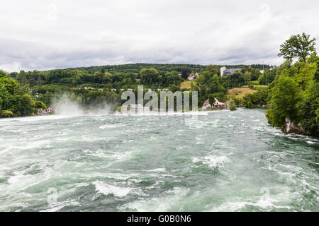 Der große Wasserfall am Rhein, Schaffhausen, Schweiz Stockfoto