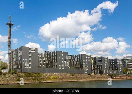 Innenhafen, inneren Hafen Duisburg war ein zentraler Hafen am Rhein, umgewandelt in ein kulturelles, Büro und wohnen, Stockfoto