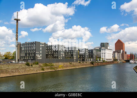 Innenhafen, inneren Hafen Duisburg war ein zentraler Hafen am Rhein, umgewandelt in ein kulturelles, Büro und wohnen, Stockfoto