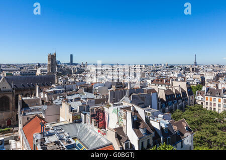 Stadtbild von Paris mit Blick auf viele historische Gebäude wie Eiffelturm und Notre Dame in Paris, Frankreich Stockfoto