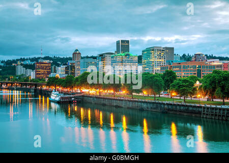 Die Innenstadt von Portland Stadtbild bei Nacht Stockfoto