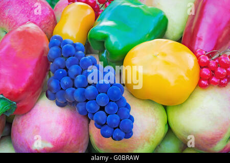 A variety of large ripe fruits and vegetables in t Stockfoto