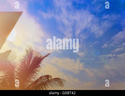 Untergehenden Sonne in der Mittagszeit nach... Sonne noch einstellen. Stockfoto