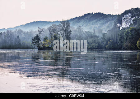 Dordogne-Tal in der Nähe von Cazoulès, Aquitaine, Frankreich Stockfoto