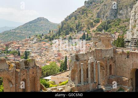 Blick auf eine der schönsten Städte in Sizilien - Taormina Stockfoto