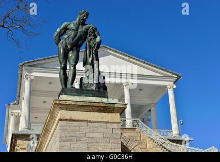 Herkules-Statue in der Cameron-Galerie in Puschkin Stockfoto