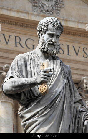Statue des Heiligen Petrus der Apostel im Staat der Vatikanstadt Stockfoto