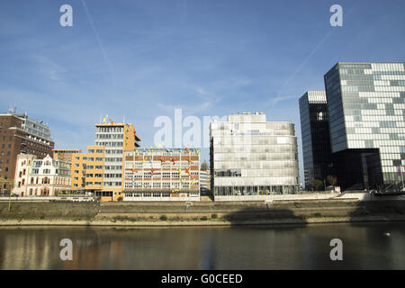 Gebäude an der Speditionsstrasse in der Mediahar Stockfoto