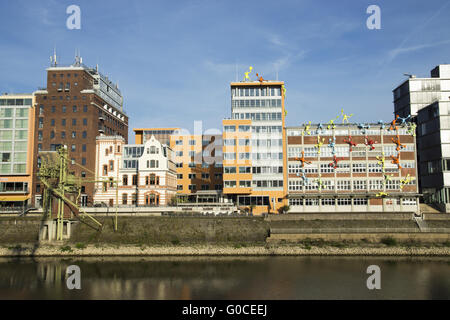 Gebäude an der Speditionsstrasse in der Mediahar Stockfoto