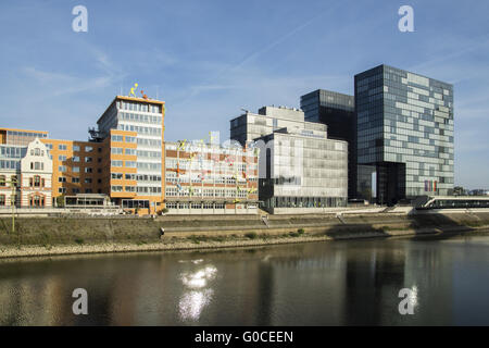 Gebäude an der Speditionsstrasse in der Mediahar Stockfoto