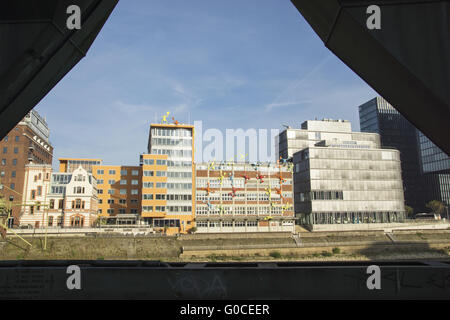 Gebäude an der Speditionsstrasse in der Mediahar Stockfoto