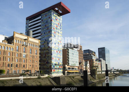 Gebäude an der Speditionsstrasse in der Mediahar Stockfoto