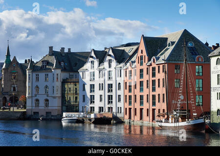 Sehen Sie auf der Rückseite des Apotekergata in Ålesund Stockfoto