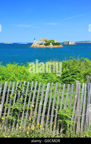 Leuchtturm auf der Ile Louet, Bucht von Morlaix, Fran Stockfoto