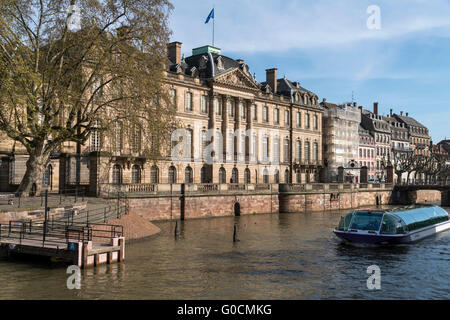 Palais Rohan und Fluss Ill in Straßburg, Elsass, Frankreich Stockfoto