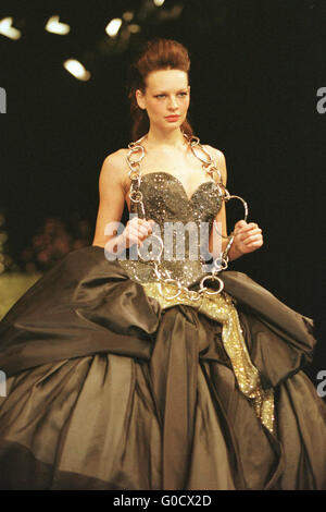 Vivienne Westwood Fashion Show im SECC Glasgow im Jahr 1999 Stockfoto