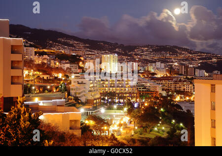 Funchal (Madeira) in der Nacht Stockfoto