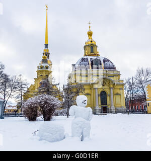 Blick auf Schneemann in Peter und Paul Fortress in Sankt-Petersburg Stockfoto