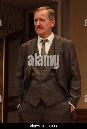 Alan Aykbourn "wie die anderen halben liebt" am Theatre Royal, Haymarket, London mit: Matthew Cottle Where: London, Vereinigtes Königreich bei: 30. März 2016 Stockfoto