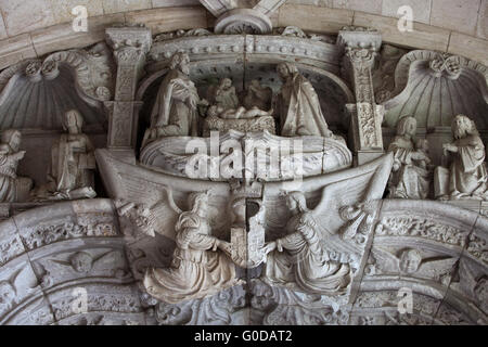 Portugal, Lissabon, Reliefs über Tür, Jeronimos Kloster Kirche von Santa Maria de Belém, architektonische Details schließen Stockfoto