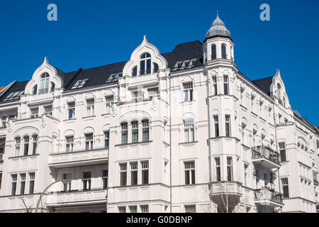 Weiße alte Hausbau in Berlin zu sehen Stockfoto