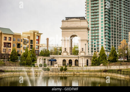 Millennium Gate Triumphbogen am Atlantic Station Stockfoto