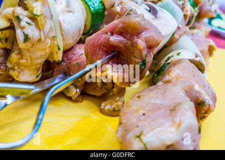 frisch zubereitetes Rindfleisch shish-ka-Bob mit Gemüse Stockfoto