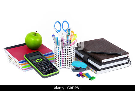 Schule und Büro liefert isoliert auf weiss Stockfoto