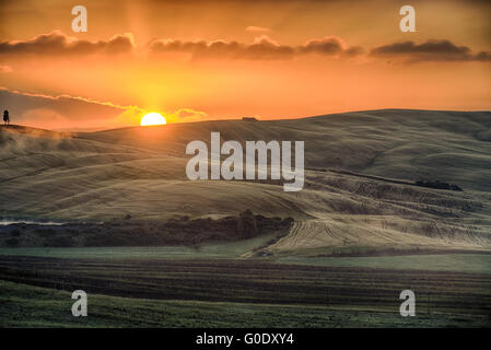 Sonnenaufgang über der Crete Senesi Stockfoto