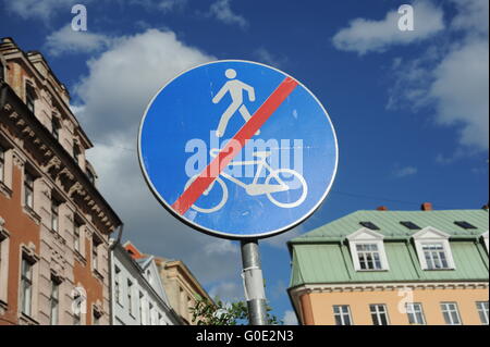 Straße Zeichen Fußgänger und Fahrräder verboten Stockfoto