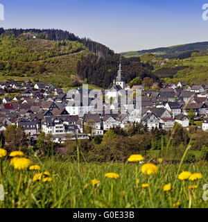 Blick auf malerische Dorf Hallenberg im Frühling Stockfoto